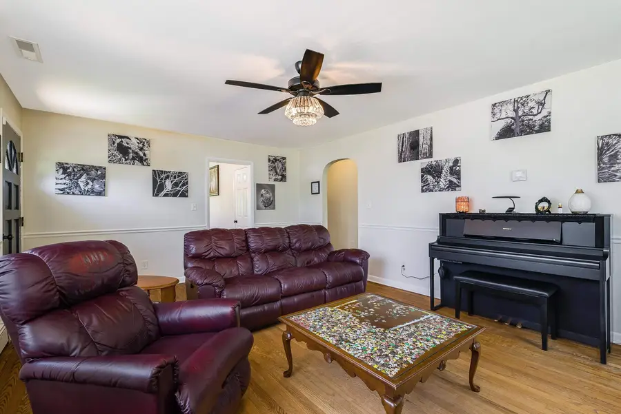 2260 Pine Ave, Buena Vista, VA 24416 - Image #2