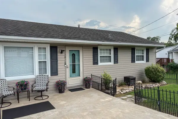 1816 First St, Staunton, VA 24401