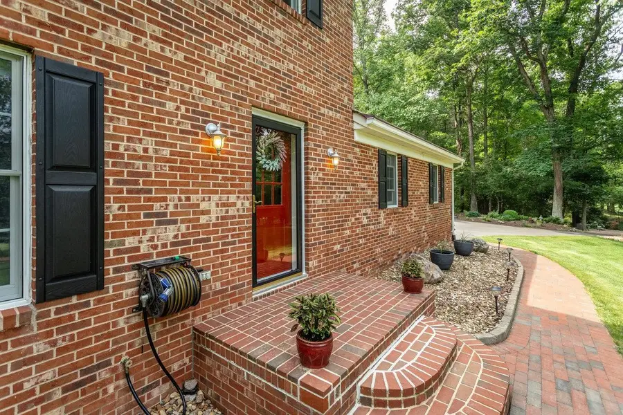 9458 Hopkins Gap Rd, Fulks Run, VA 22830 - Image #2