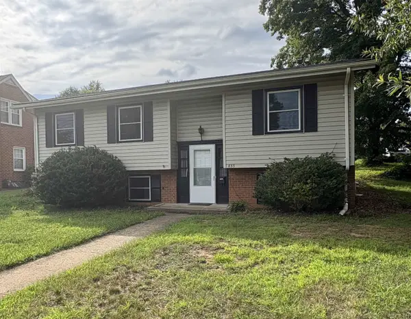 833 Jefferson Ave, Waynesboro, VA 22980