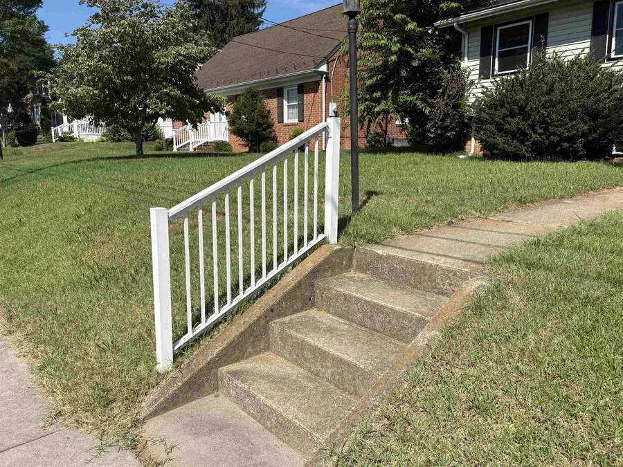 833 Jefferson Ave, Waynesboro, VA 22980 - Image #2