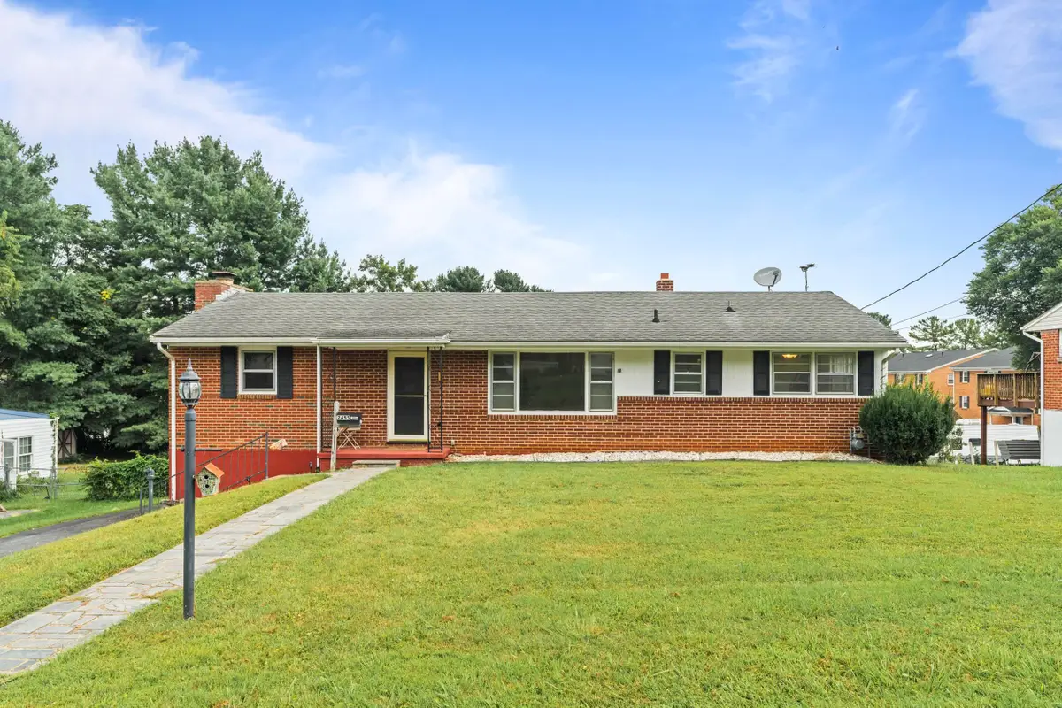 2455 Mt Vernon St, Waynesboro, VA 22980 - Image #1