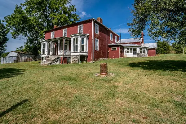 5787 Borden Grant Trl, Raphine, VA 24472