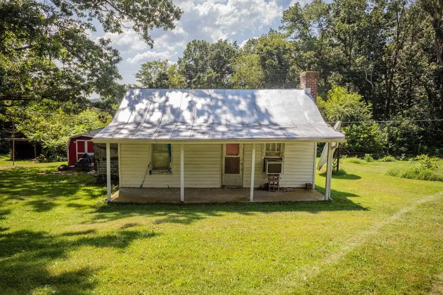 1557 Rinacas Corner Rd, Shenandoah, VA 22849 - Image #2