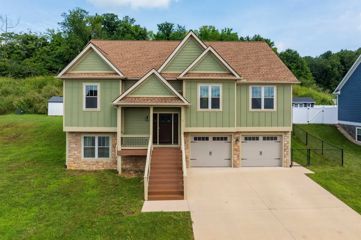 17 Mcilwee Ln, Staunton, VA 24401 - Image #1