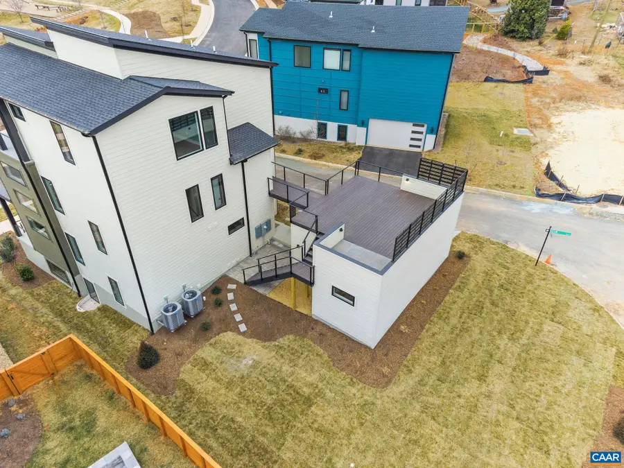 651 Lochlyn Hill Dr, Charlottesville, VA 22901 - Image #2