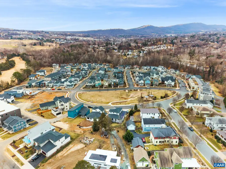 651 Lochlyn Hill Dr, Charlottesville, VA 22901 - Image #3