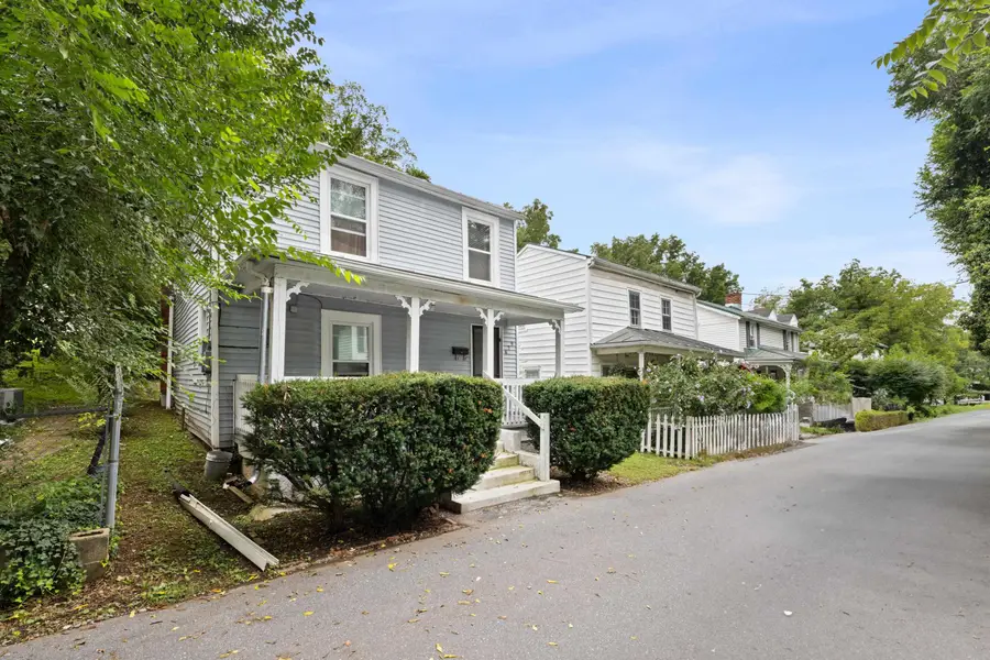 629 Baptist St, Staunton, VA 24401 - Image #2