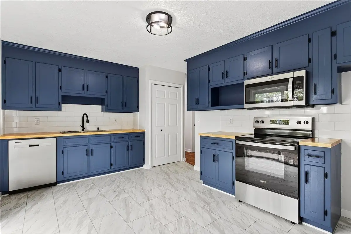 329 Winchester Ave S, Waynesboro, VA 22980 - Image #1