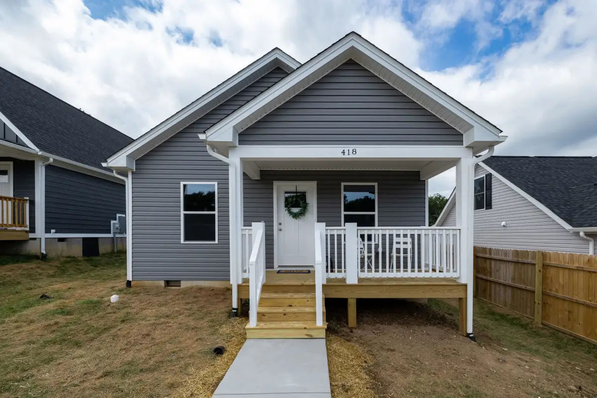 418 Grubert Ave, Staunton, VA 24401 - Image #1