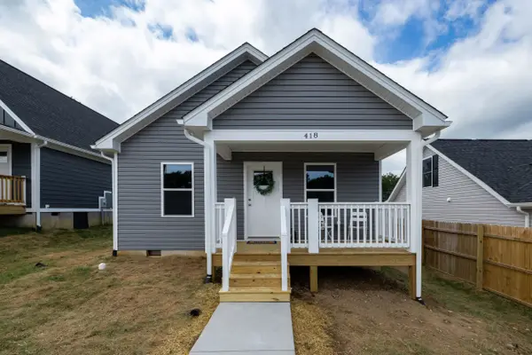 418 Grubert Ave, Staunton, VA 24401