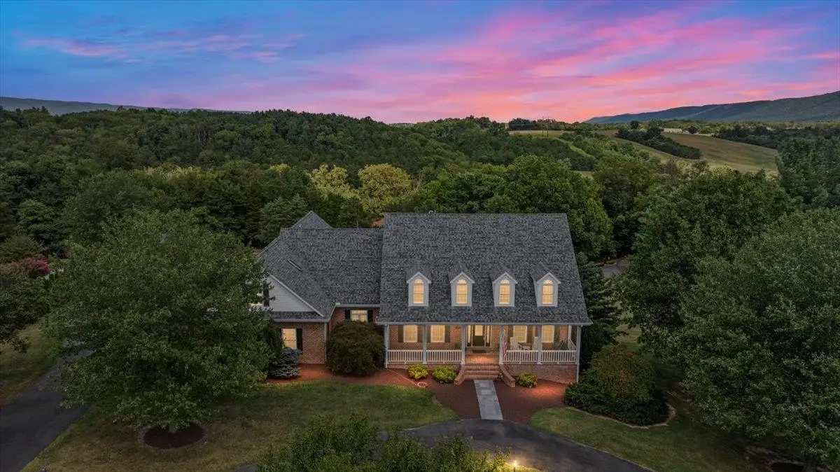 256 Cliffside Dr, Edinburg, VA 22824 - Image #1