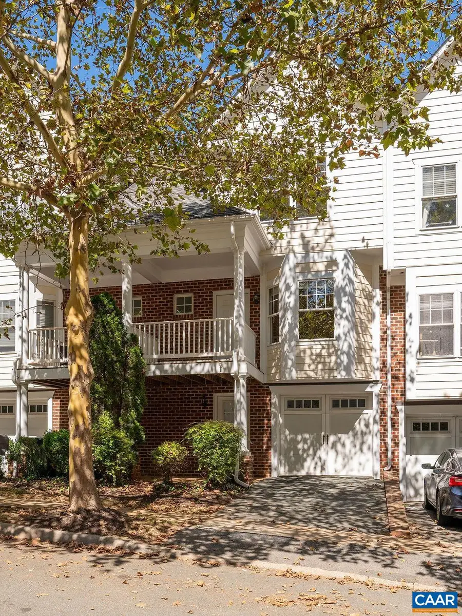129 Old Fifth Cir, Charlottesville, VA 22903 - Image #2