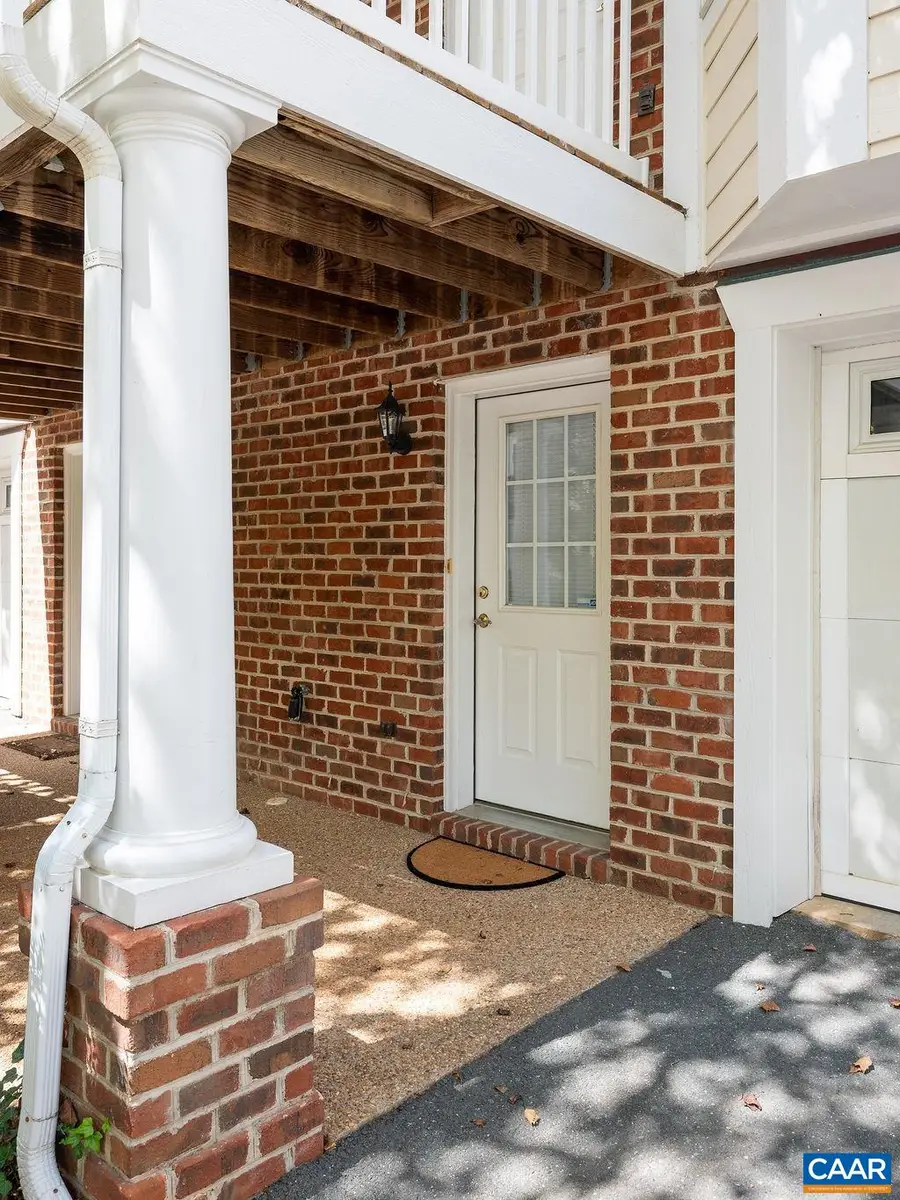 129 Old Fifth Cir, Charlottesville, VA 22903 - Image #3