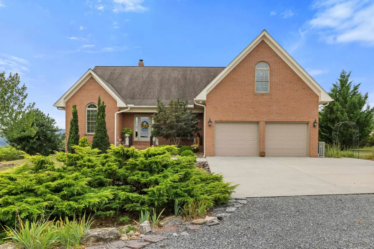 93 Adare Ln, Maysville, WV 26833 - Image #1