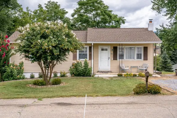 118 Lucas Ln, Elkton, VA 22827