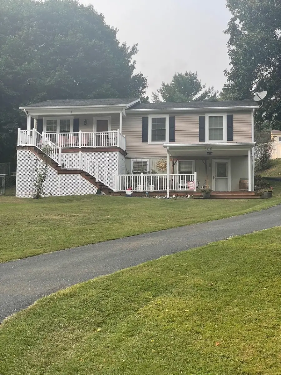 506 Buttermilk Spring Rd, Staunton, VA 24401 - Image #2