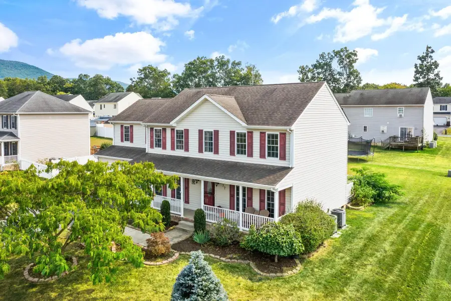 77 Laurel Wood Dr, Waynesboro, VA 22980 - Image #2