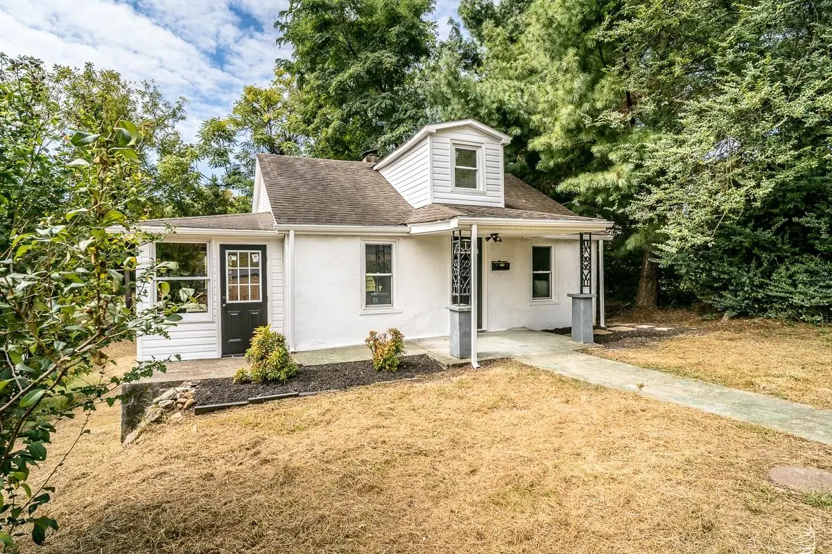 204 Dogwood St, Waynesboro, VA 22980 - Image #1