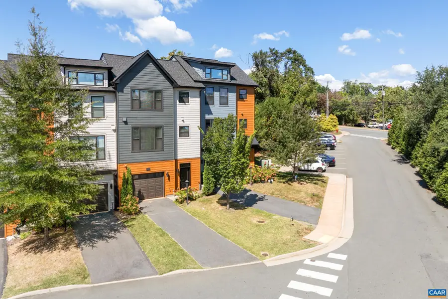 109 Junction Ln, Charlottesville, VA 22902 - Image #2