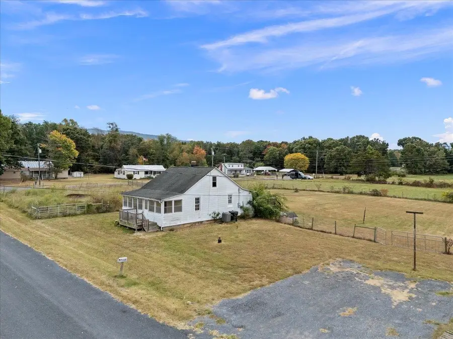 225 Stull Run Ln, Grottoes, VA 24441 - Image #3
