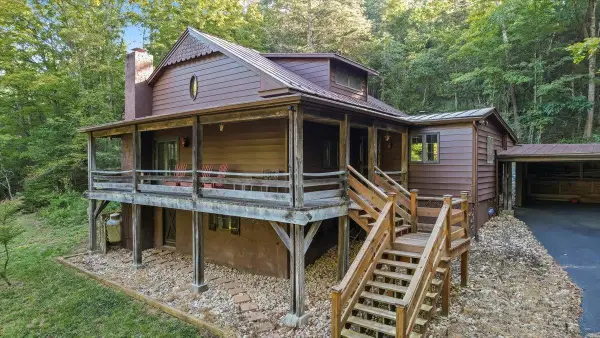 6614 Middlebrook Rd, Middlebrook, VA 24459