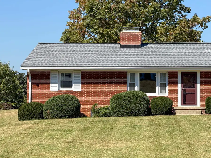 47 Gish Ln, Staunton, VA 24401 - #2