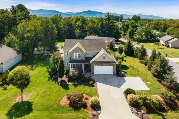 200 Kensington Dr, Elkton, VA 22827