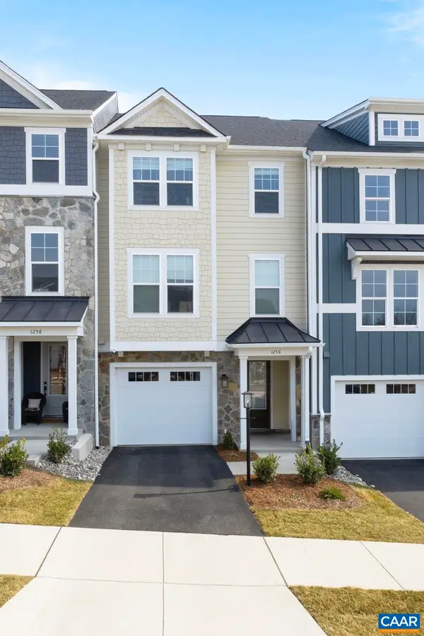 17 Talen Ln, Charlottesville, VA 22911