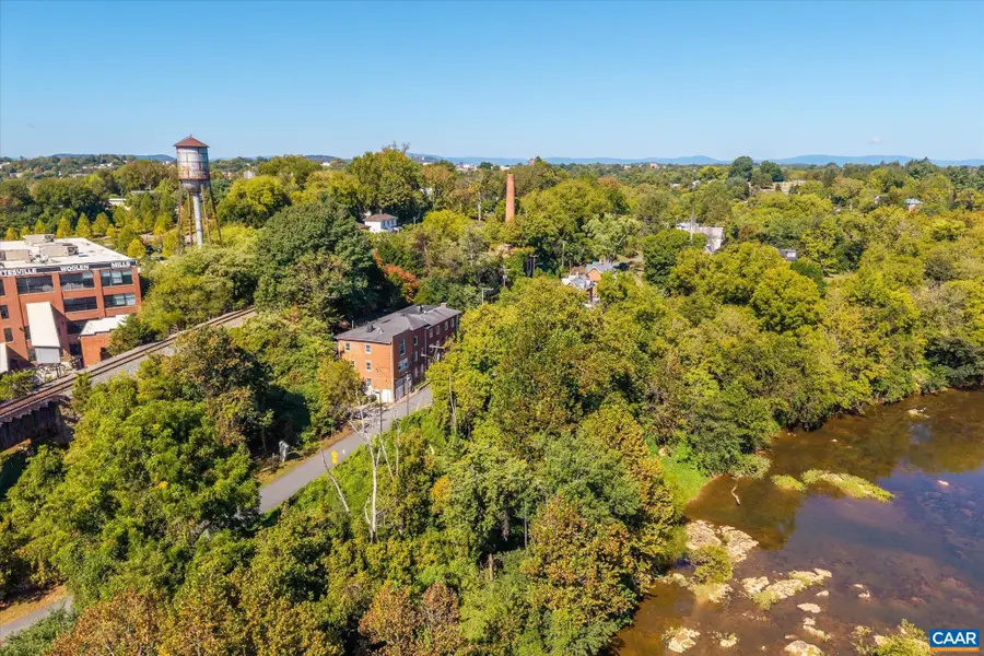 1915 Market St E, Charlottesville, VA 22902 - Image #3