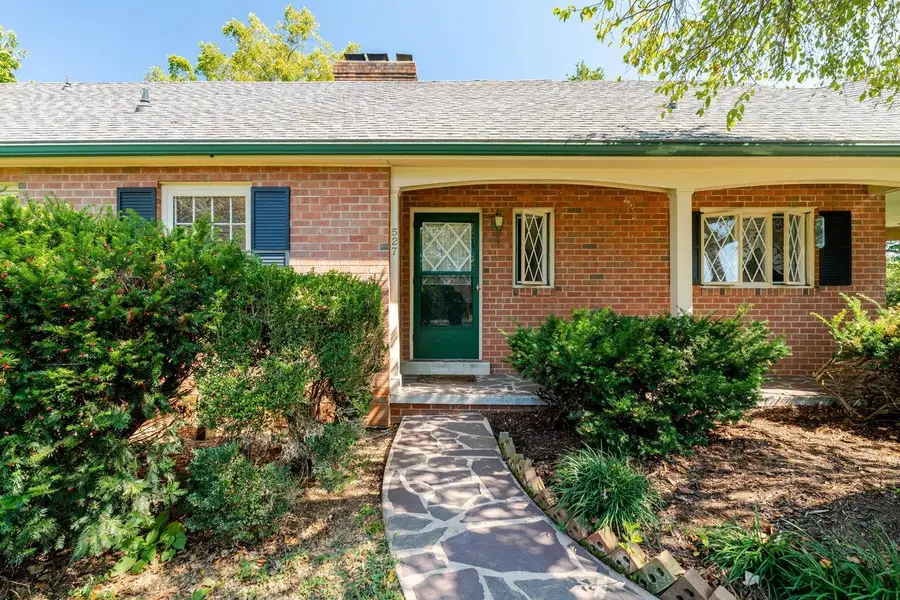 527 Crestover Dr, Broadway, VA 22815 - Image #2