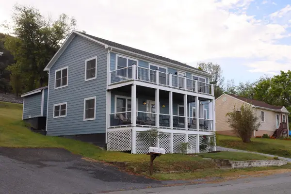 715 Amherst Rd, Staunton, VA 24401