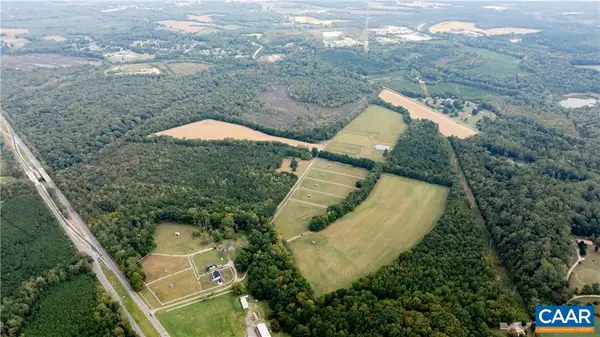 17611 Rogers Clark Blvd, Milford, VA 22514