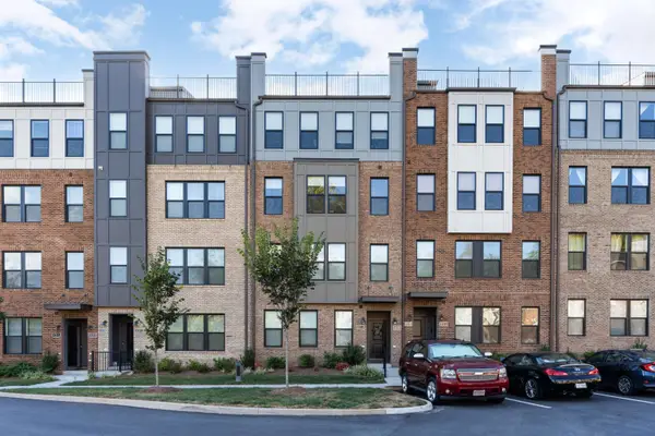 824 Wesley Ln, Charlottesville, VA 22911