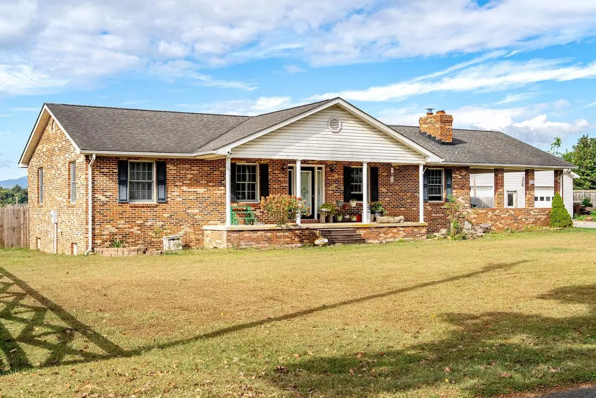 8213 Robinson Rd, Dayton, VA 22821 - Image #1