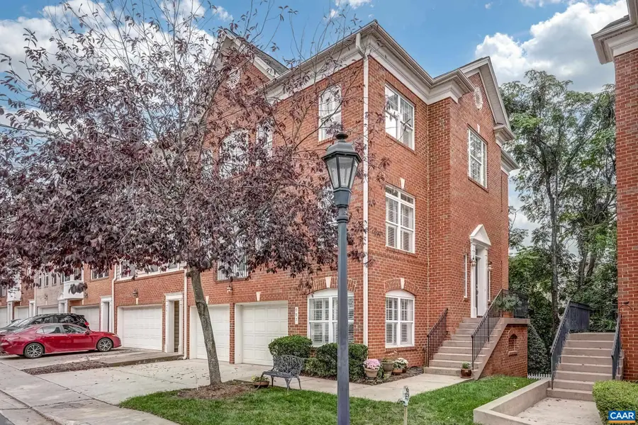 997 Glenwood Station Ln, Charlottesville, VA 22901 - Image #2