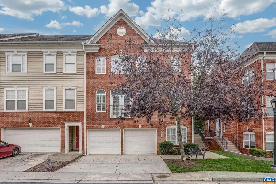 997 Glenwood Station Ln, Charlottesville, VA 22901 - Image #3