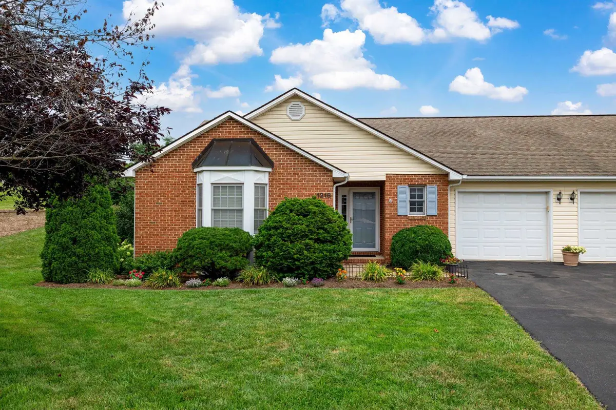 1218 Poplar Cir, Harrisonburg, VA 22802 - Image #1