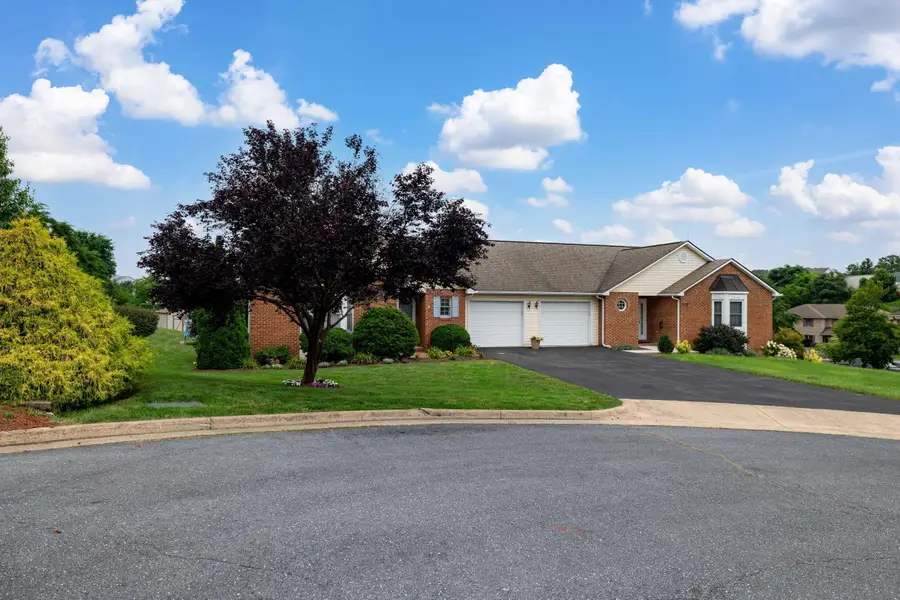 1218 Poplar Cir, Harrisonburg, VA 22802 - Image #2