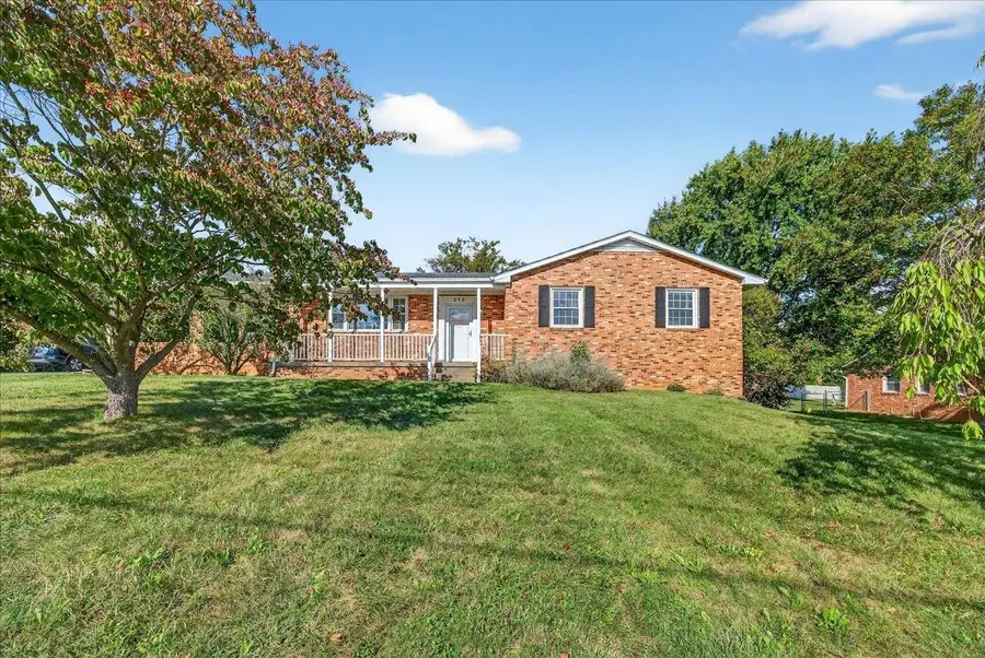 316 Lee Dr, Waynesboro, VA 22980 - Image #2