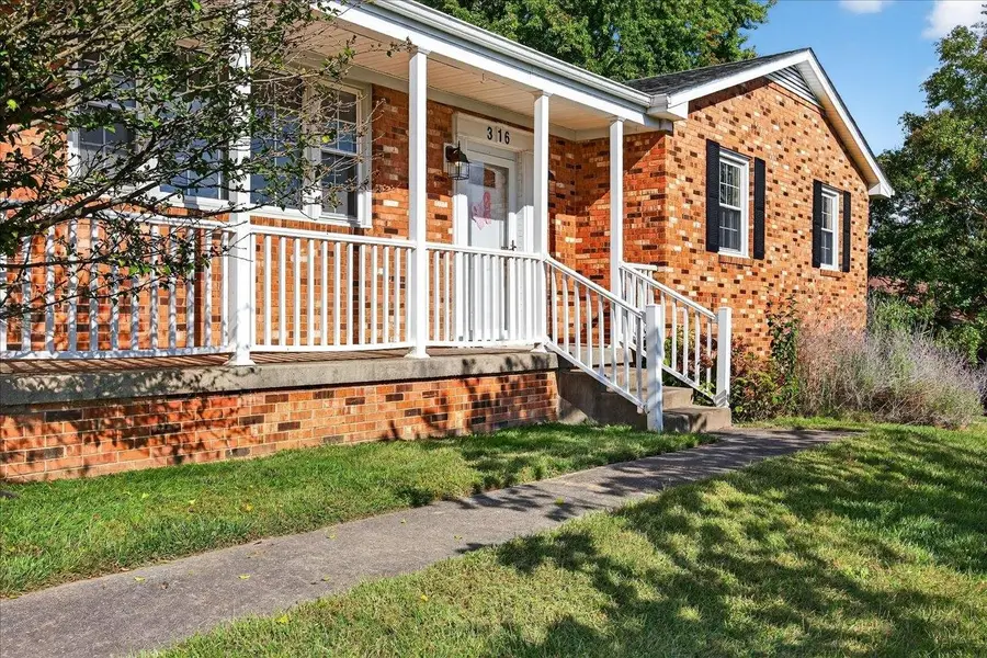 316 Lee Dr, Waynesboro, VA 22980 - Image #3