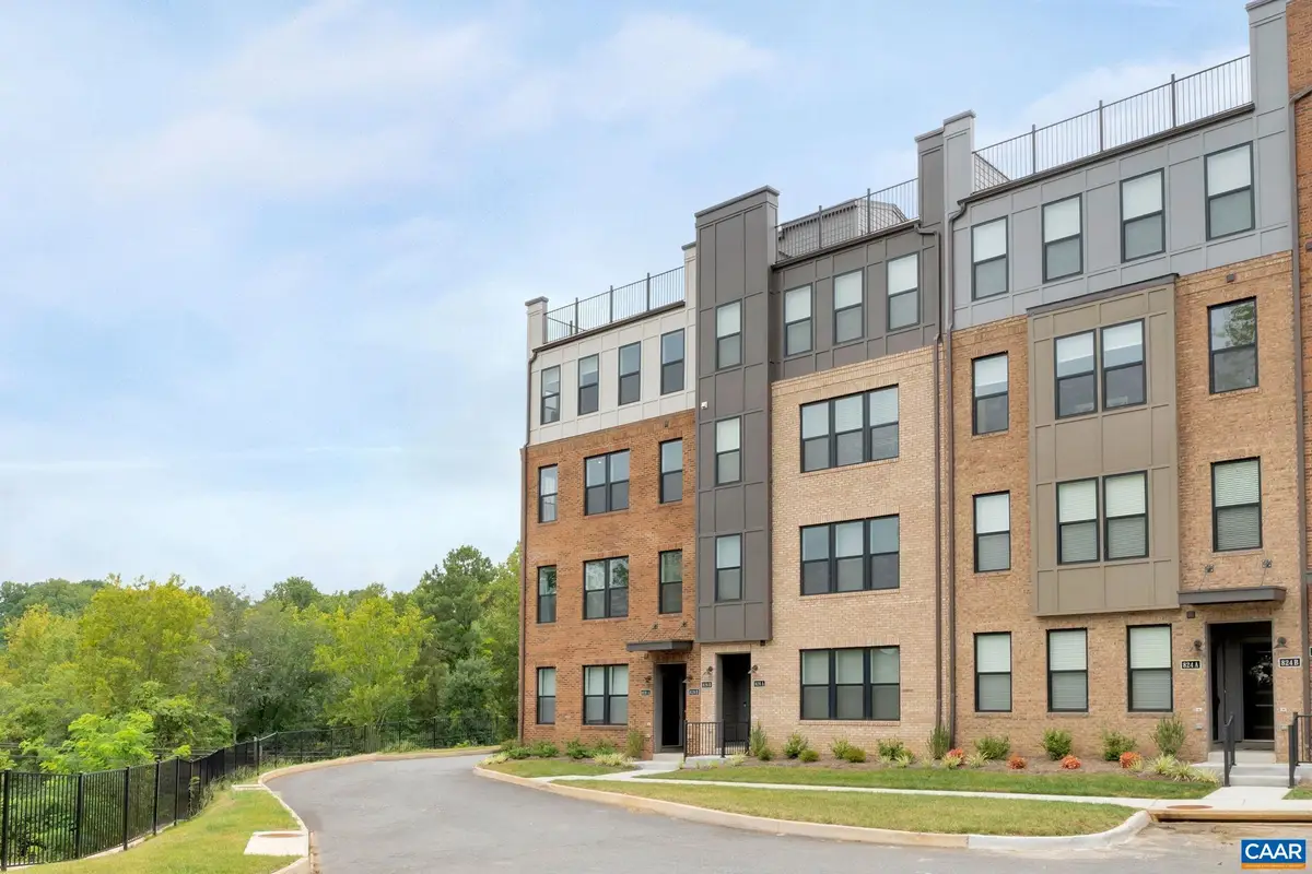 828 Wesley Ln, Charlottesville, VA 22911 - Image #1