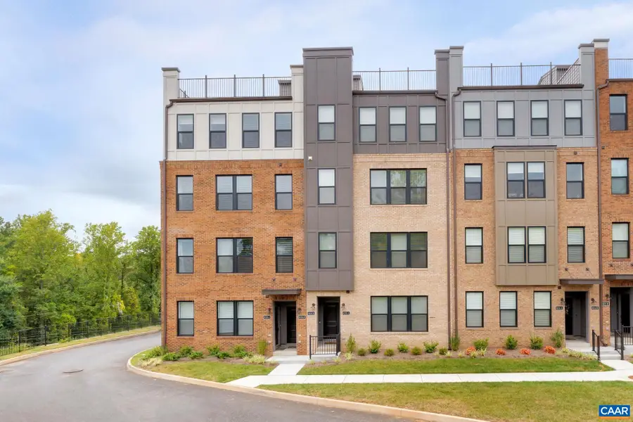 828 Wesley Ln, Charlottesville, VA 22911 - Image #3