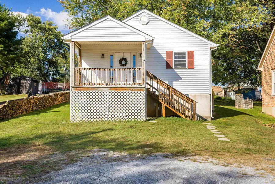 426 Peach St, Staunton, VA 24401 - Image #2