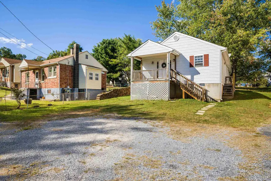 426 Peach St, Staunton, VA 24401 - Image #3