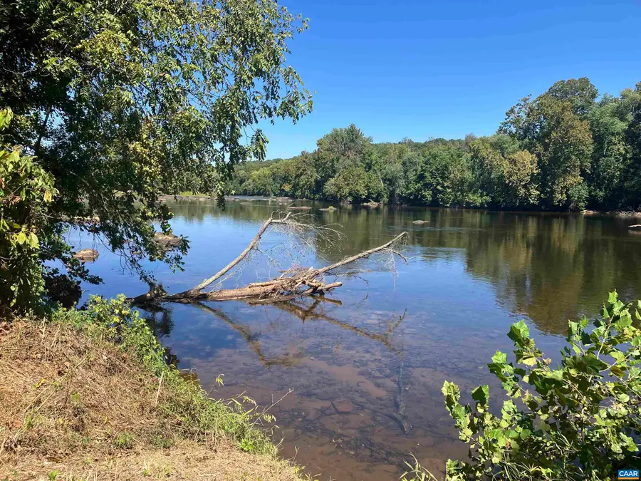 156 Turkey Rdg, Howardsville, VA 24562 - Image #2