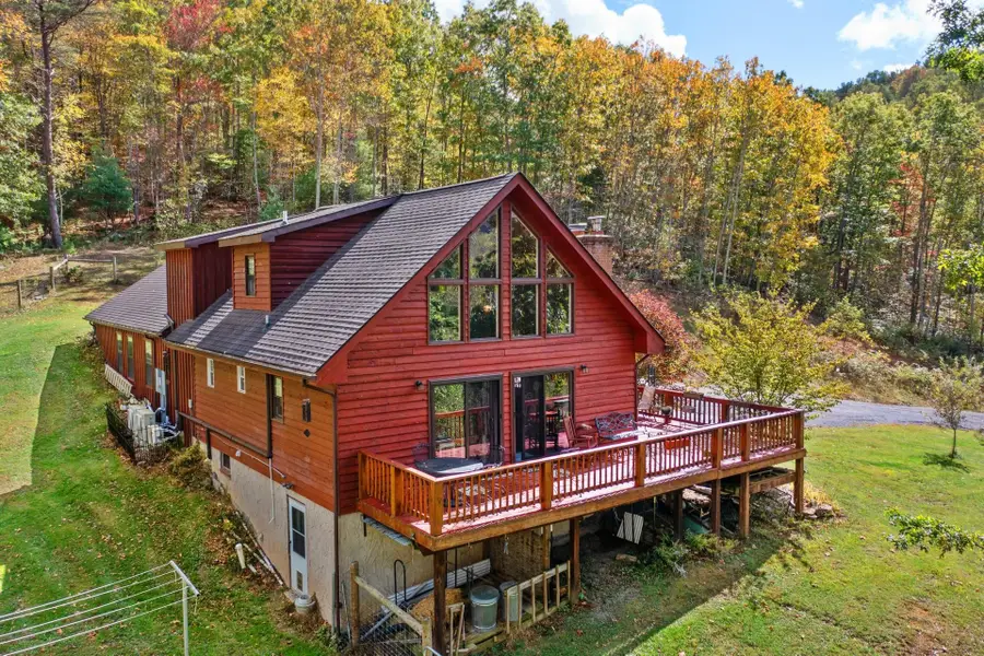 65 Cubbley Rd, Hot Springs, VA 24445 - Image #3