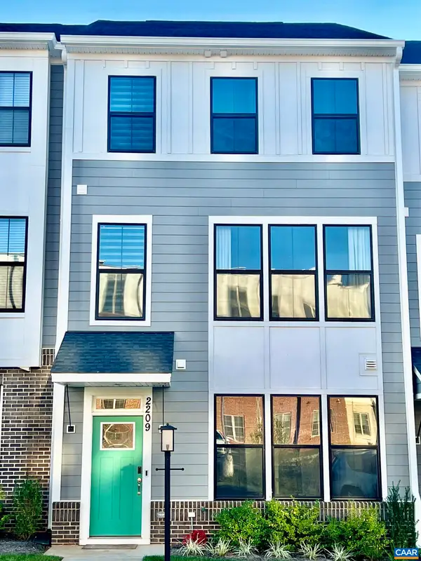 2209 Swallowtail Ln, Charlottesville, VA 22902