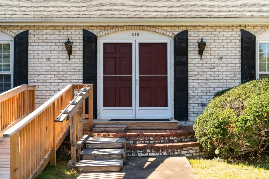 840 Hawthorne Ln, Waynesboro, VA 22980 - Image #3