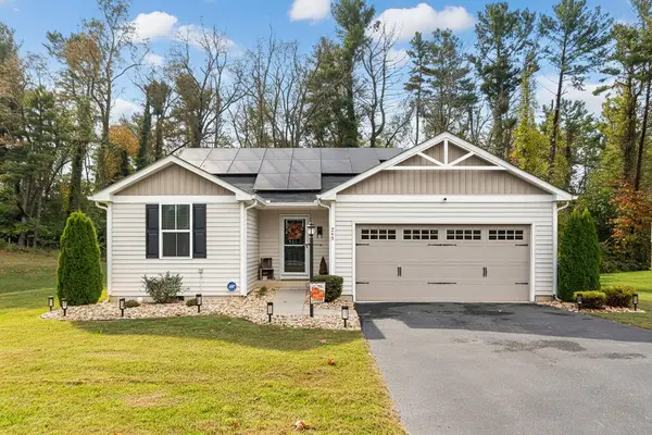 245 Claybrook Dr, Waynesboro, VA 22980